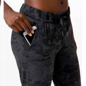 Lululemon On The Fly 7/8 Pant